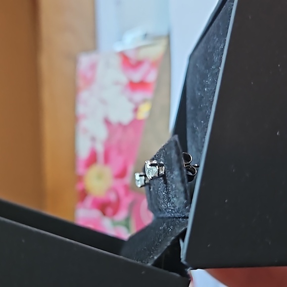 NWT Zales 1/2 CT Diamond Solitaire Stud Earrings 10K White Gold - Picture 6 of 7